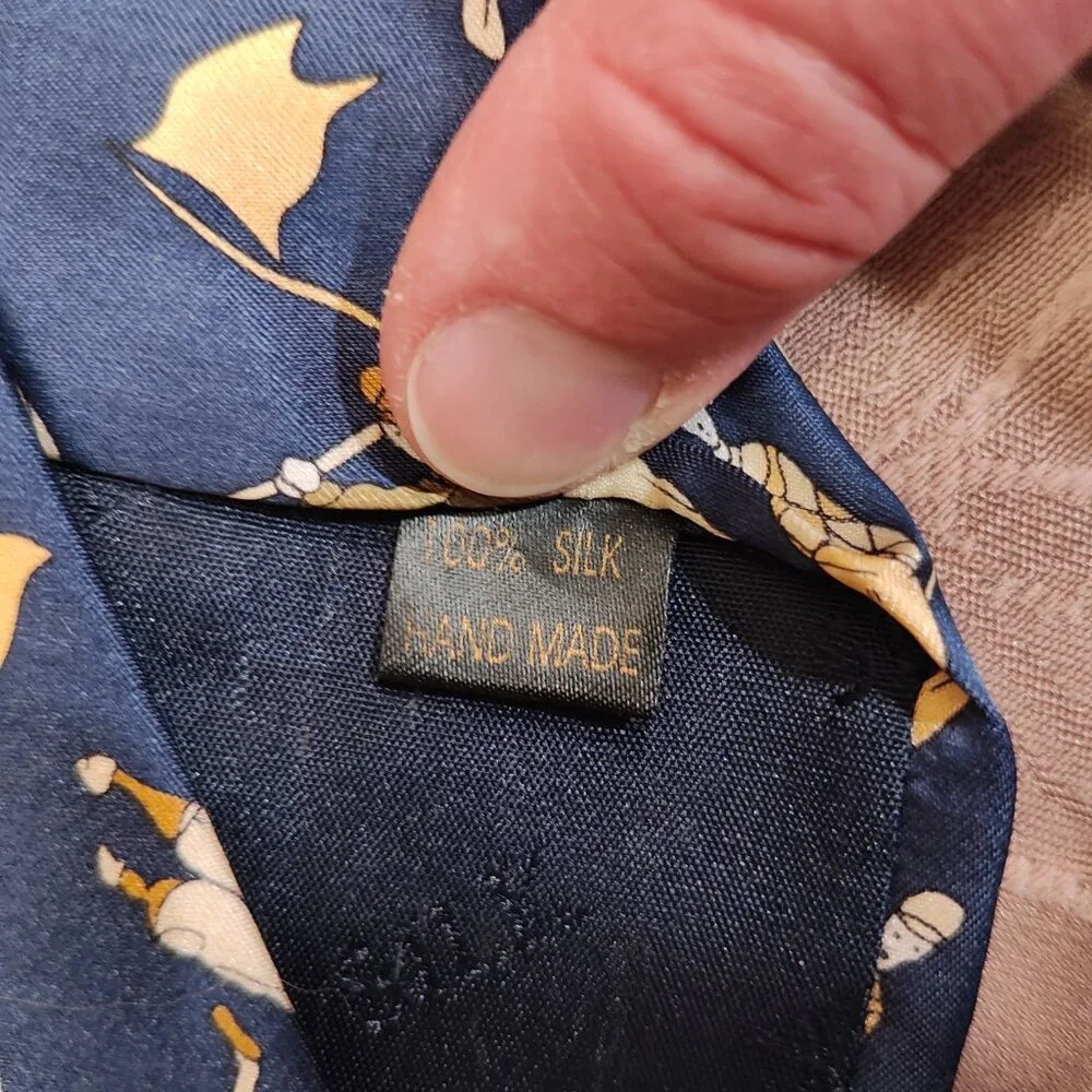 Giorgio Armani Cravatte 100% Silk Blue and Yellow Golf Themed Tie, EUC!